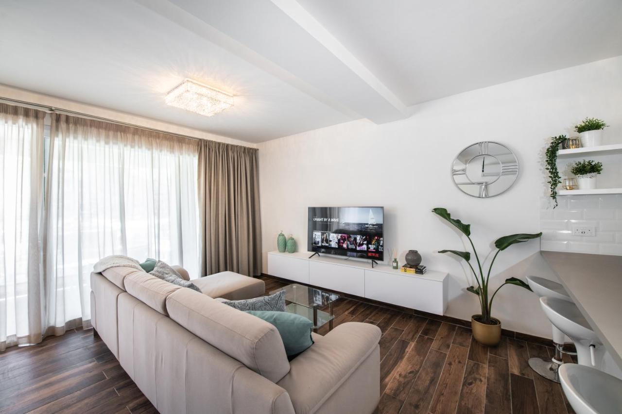 Electra Residence - Luxury Central Beachview Apartment Марсалфорн Екстер'єр фото